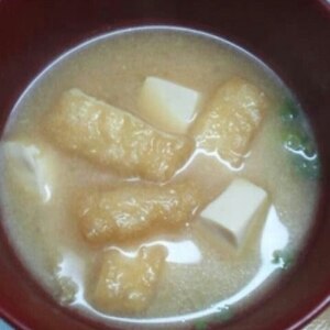 もやしと油揚げと豆腐のお味噌汁